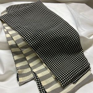 Han Feng NY reversible scarf